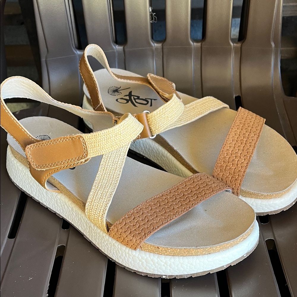 OTBT Tan and Cream Women's Sandals